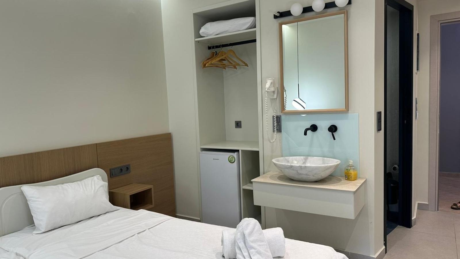 Anemos Hotel Agia Triada  Bagian luar foto